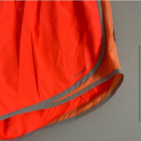 Calvin Klein lined athletic shorts - Picture 6 of 6